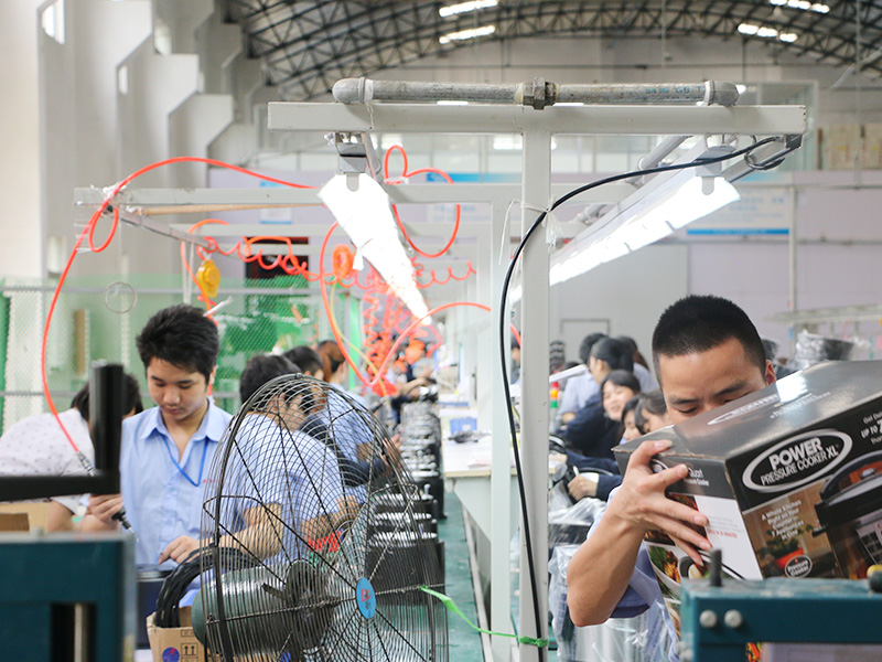 電(diàn)飯煲流水(shuǐ)生(shēng)産線